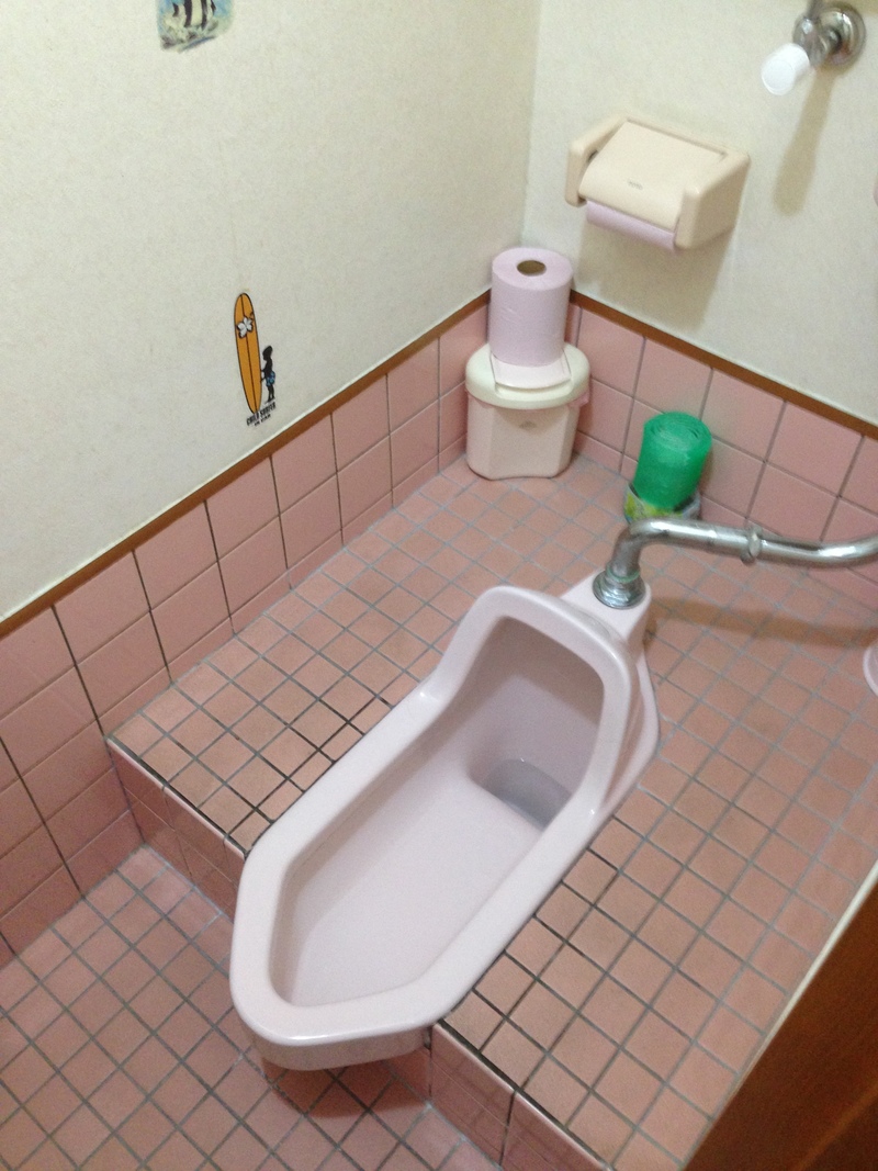 浜松市：和式トイレから洋式トイレに タンクレスで広々 掃除がしやすく快適なトイレに｜青山｜浜松市の工務店